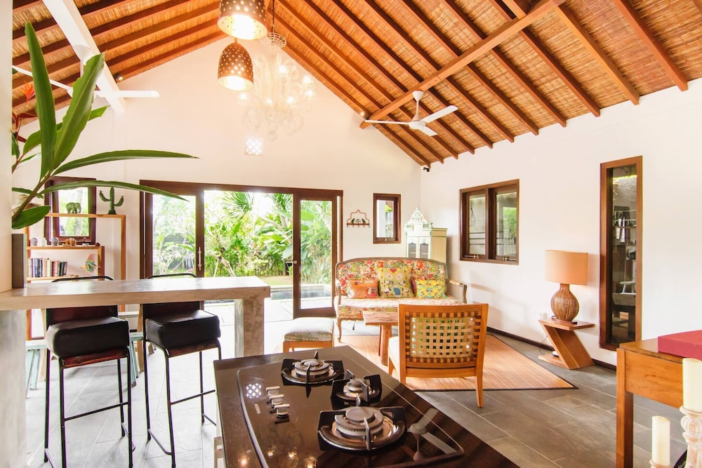 Lush 1 BR Private Pool Villa Inseminyak