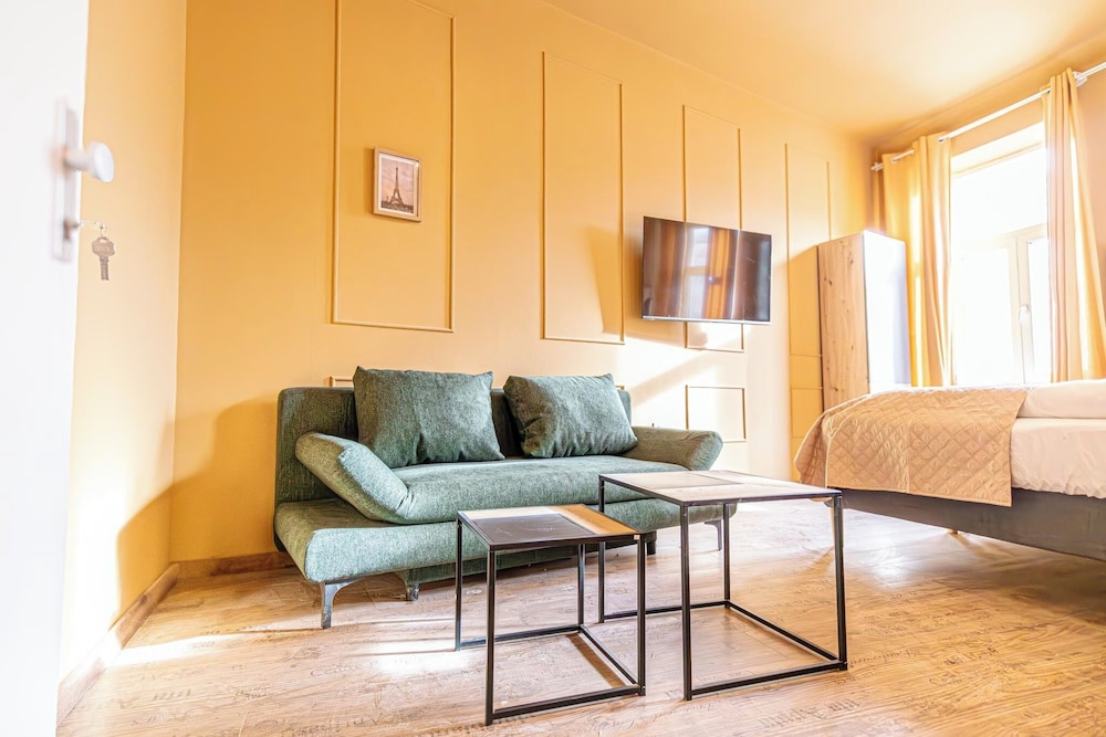 4BR Apt for 10P Walk to Westbahnhof