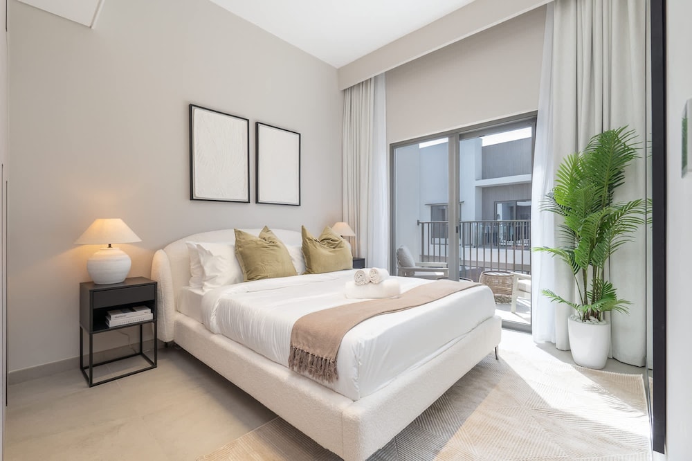 Classy 4-bedroom Villa With Spacious Balcony in Nad Al Sheba