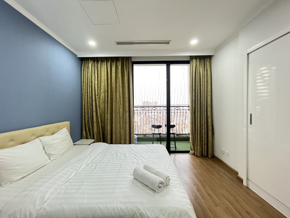 Vinhomes Royal City by Emily in Town