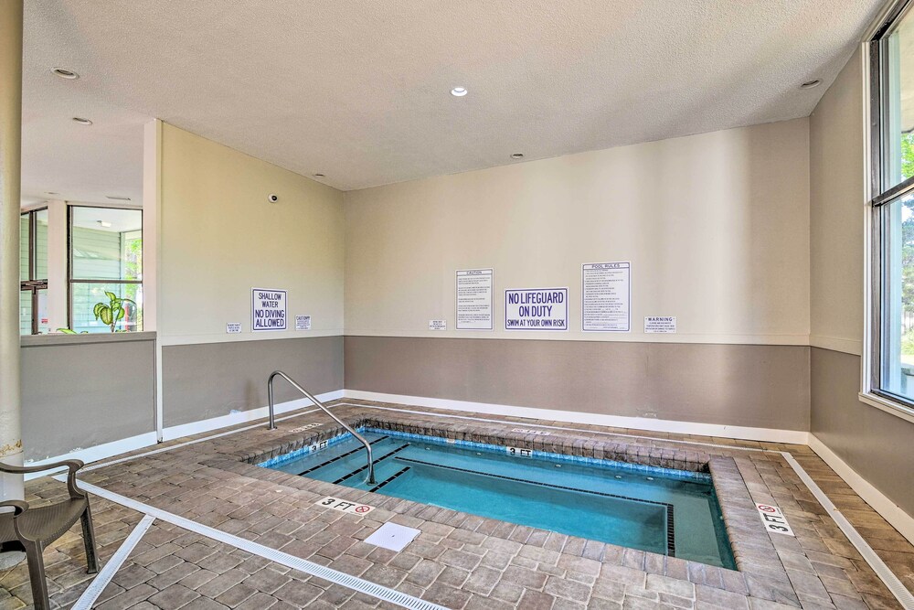 Oceanfront Resort Condo w/ Balcony in Myrtle Beach