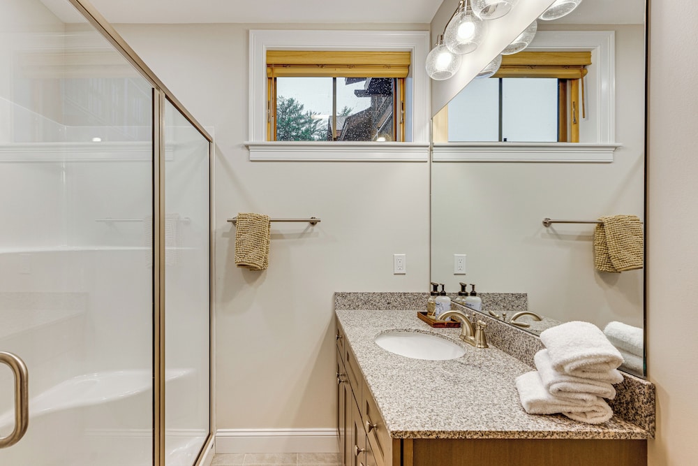 Ski-out Family Condo at Cranmore Mountain