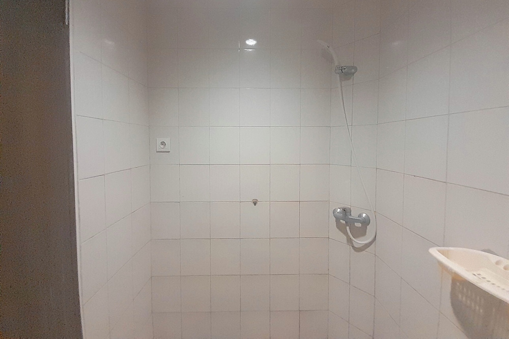 Comfortable And Homey 2Br Apartment At Mekarwangi Square Cibaduyut