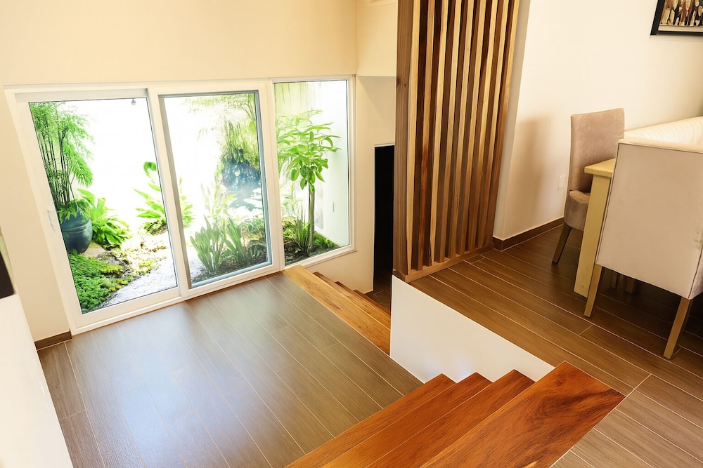 Casa Luminiere- Keyhole Bay #5 3 Bedroom Home