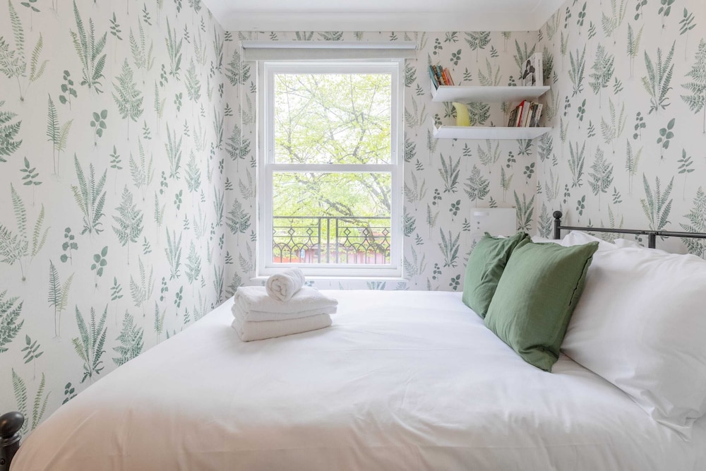 3 Bed House, Sleeps 8 - Near St Pancras