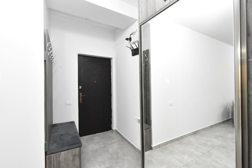 Apartment by Luxe Group DI412