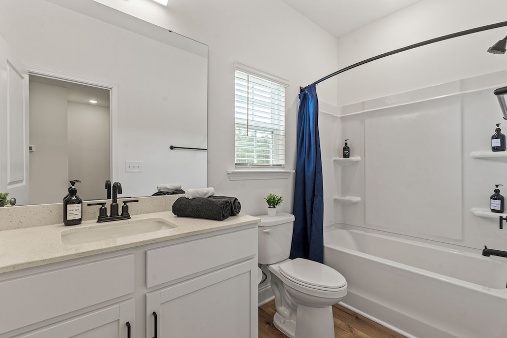 Luxe 3BR Townhouse to Uptown Charlotte