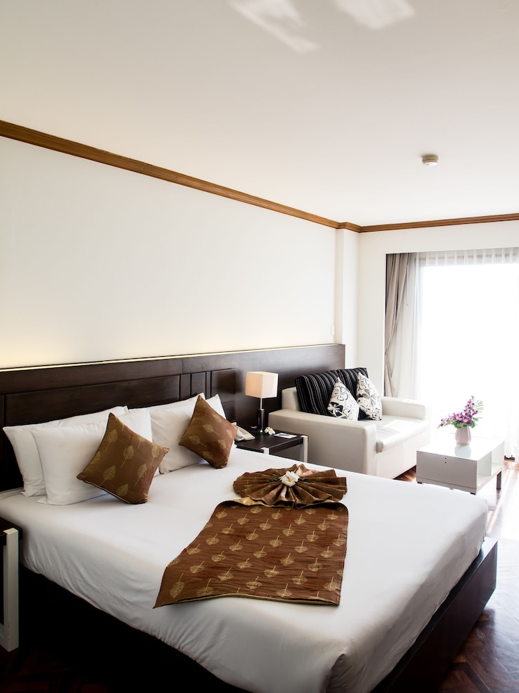 GRAND JOMTIEN PALACE HOTEL