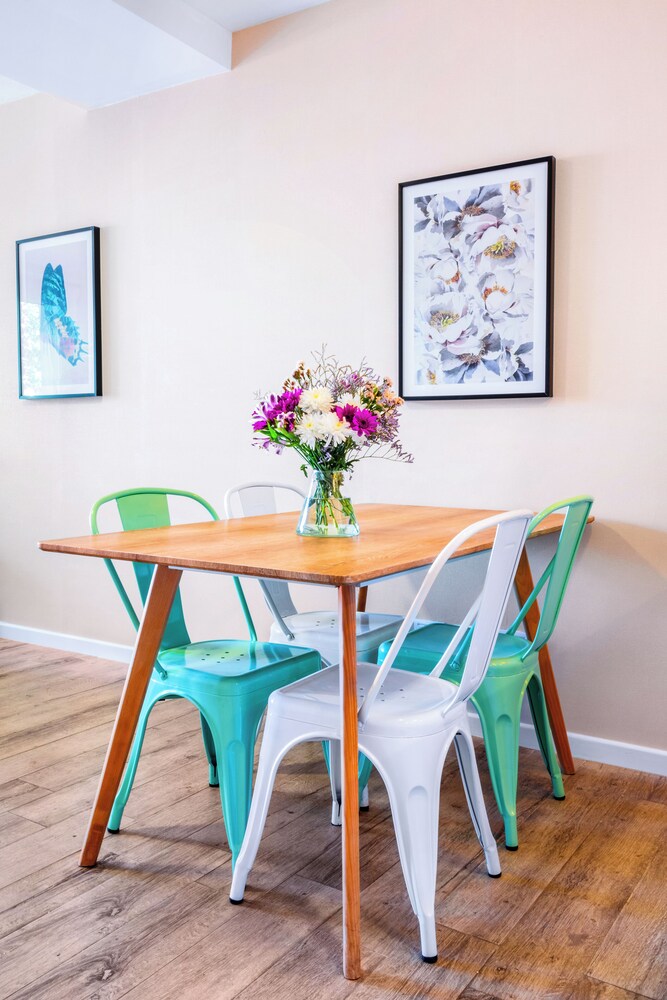 Deluxe Apartments Downtown by BueRentals