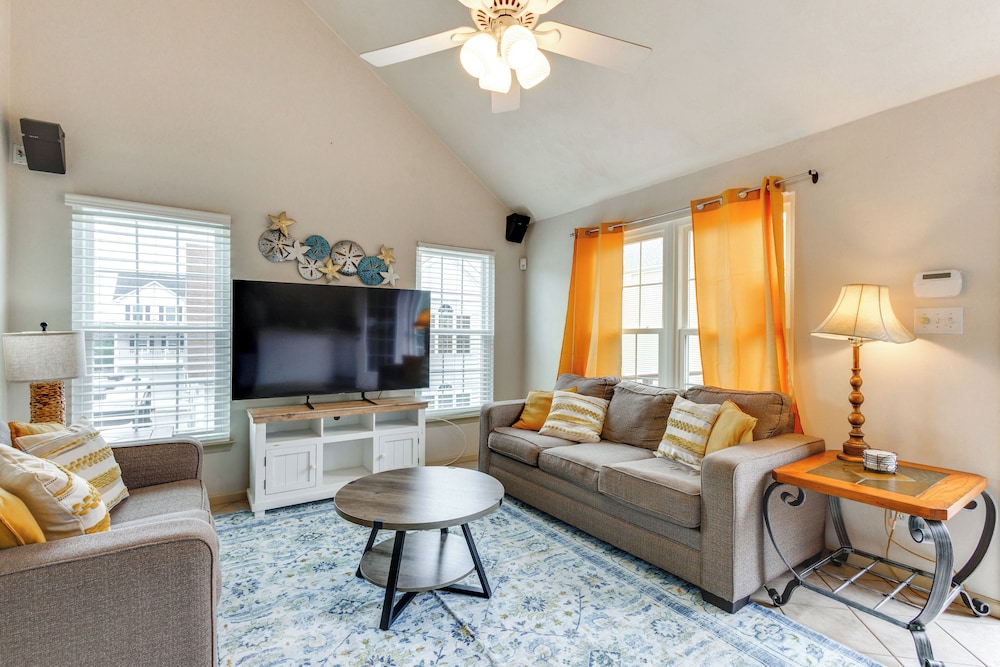 Walk to East Beach: Apt w/ Outdoor Space
