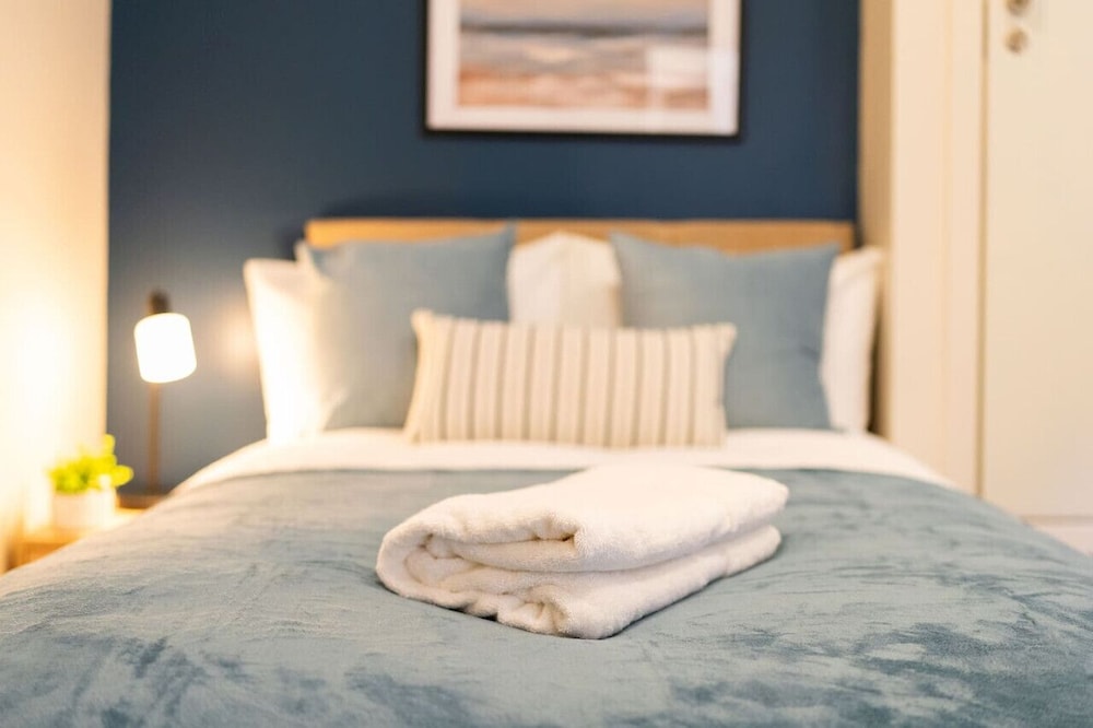 Clova Benmore Apartments