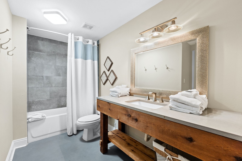 Calypso Beach Resort by Panhandle Getaways