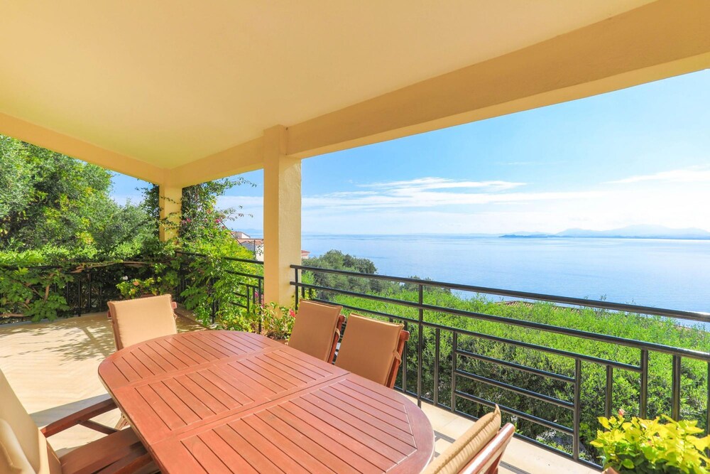 Villa Natasha in Nisaki