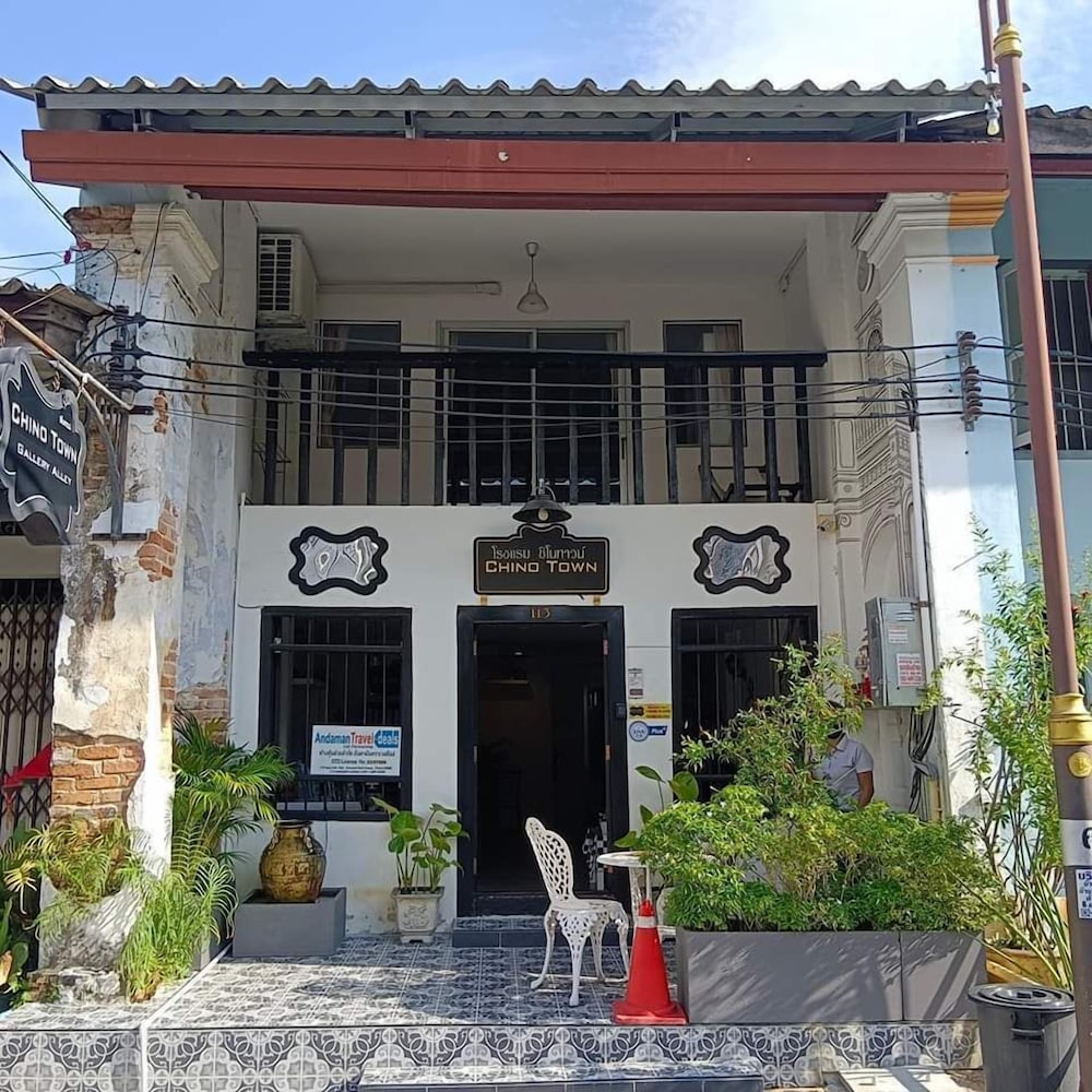 Hotel Chino Town Gallery Alley - Image 1
