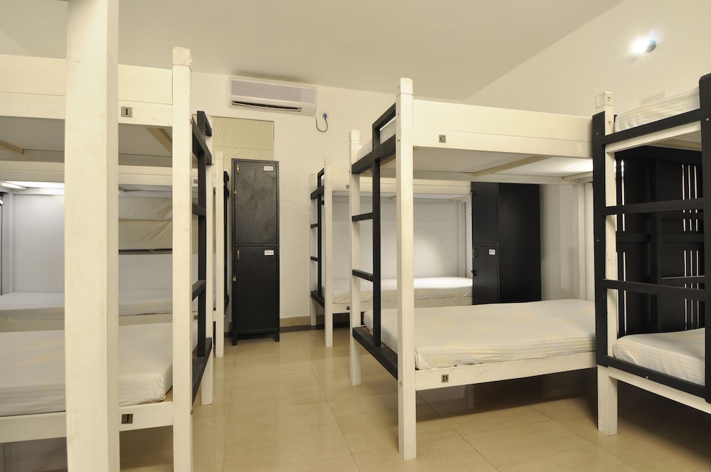 Clock Inn Dehiwala - Hostel