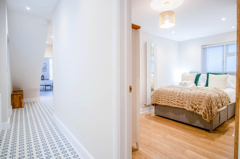 Seascape Retreat - 3 Bedroom Flat - Porthcawl