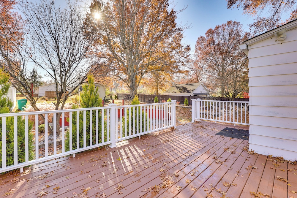 Quiet Home Base in the Heart of Boardman!