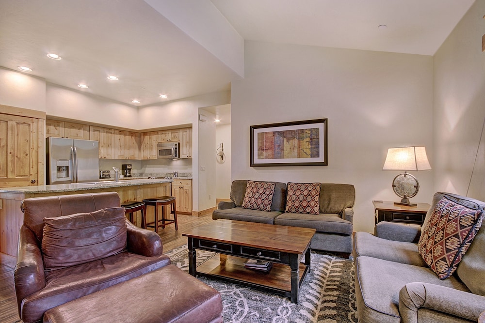 Ski-in 2br W/luxe Decor Steps To Winter Activities 2 Bedroom Townhouse by RedAwning