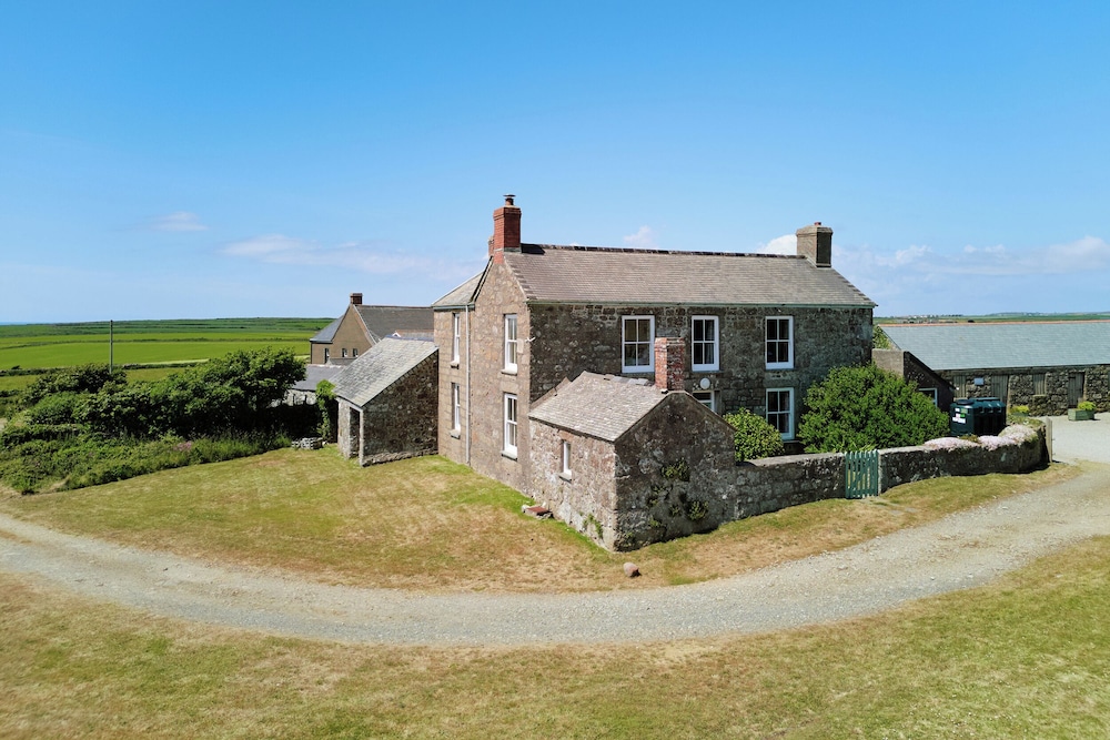 Bosistow Farmhouse