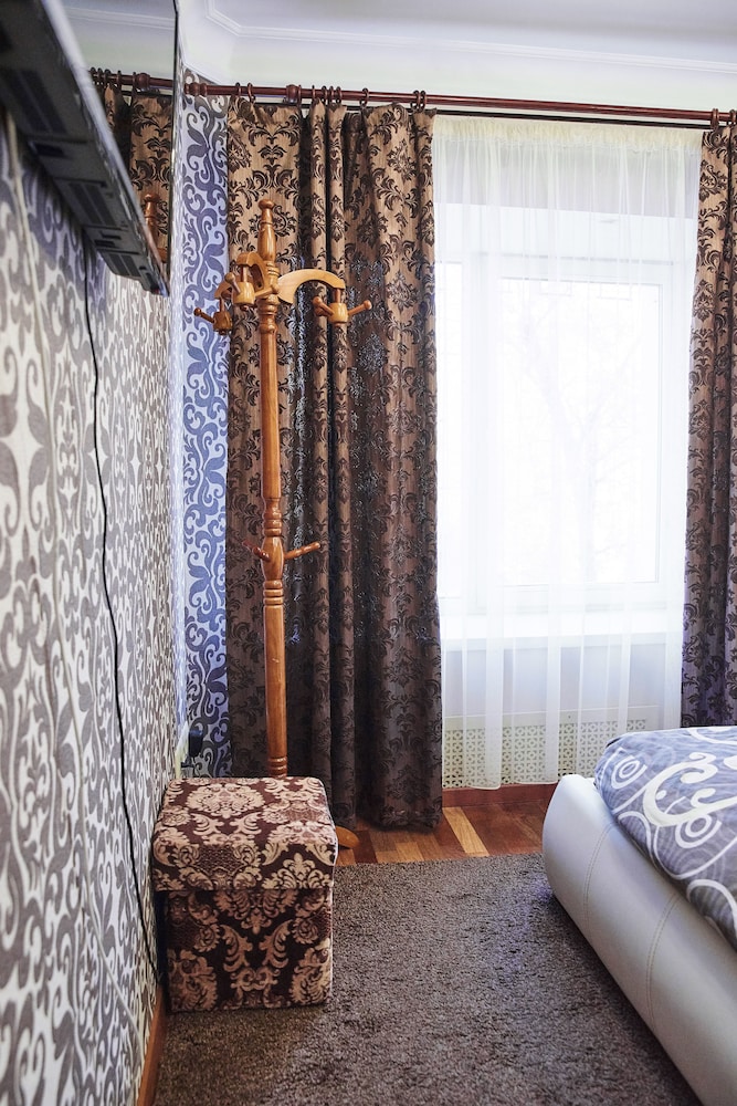 HotHos Hostel