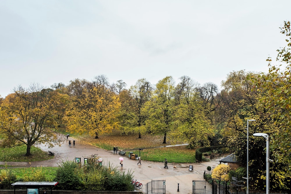 Hyde Park Gate II by Onefinestay