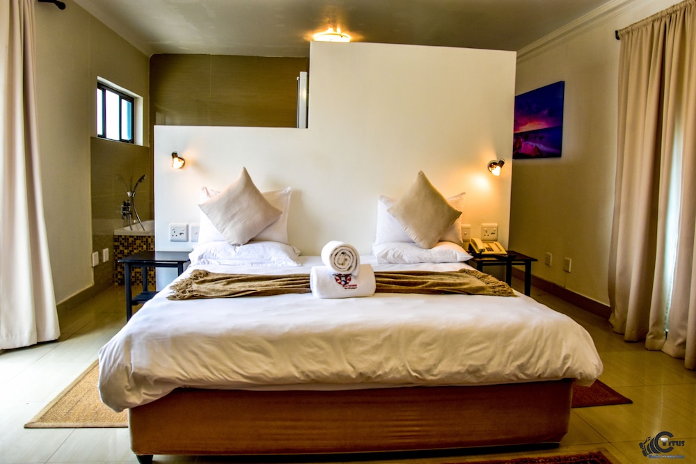 Boathouse Seaview Suites Guest House