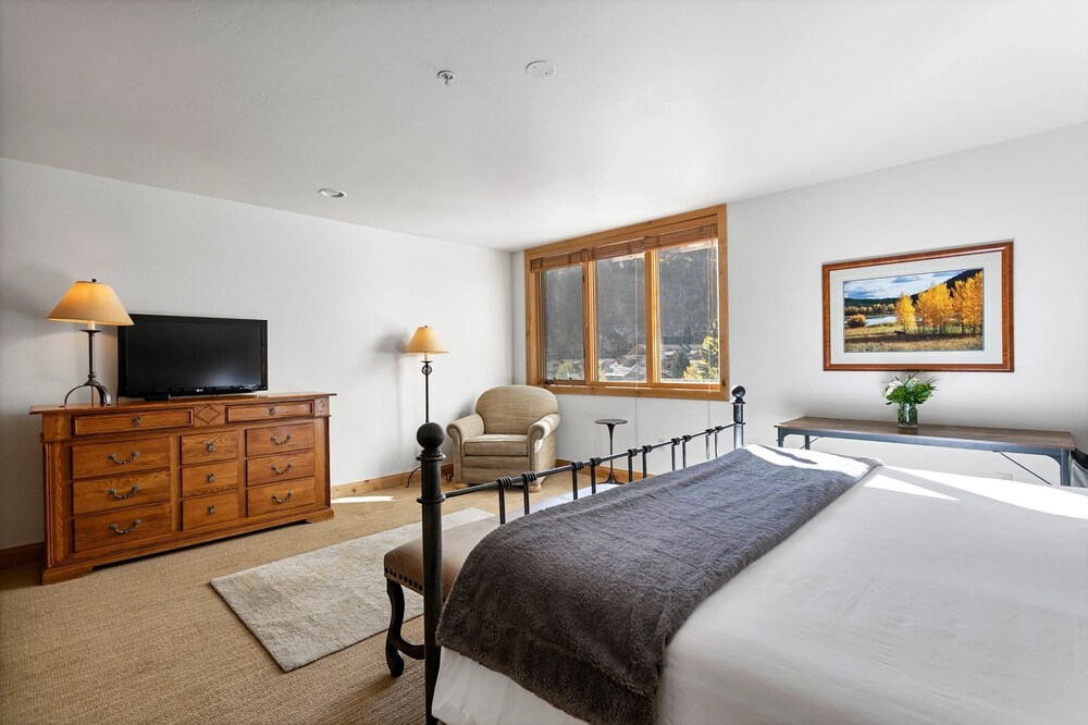 Trail's End Lodge at Deer Valley Resort - Two Bedroom Residence with Spa #201 2 Condo