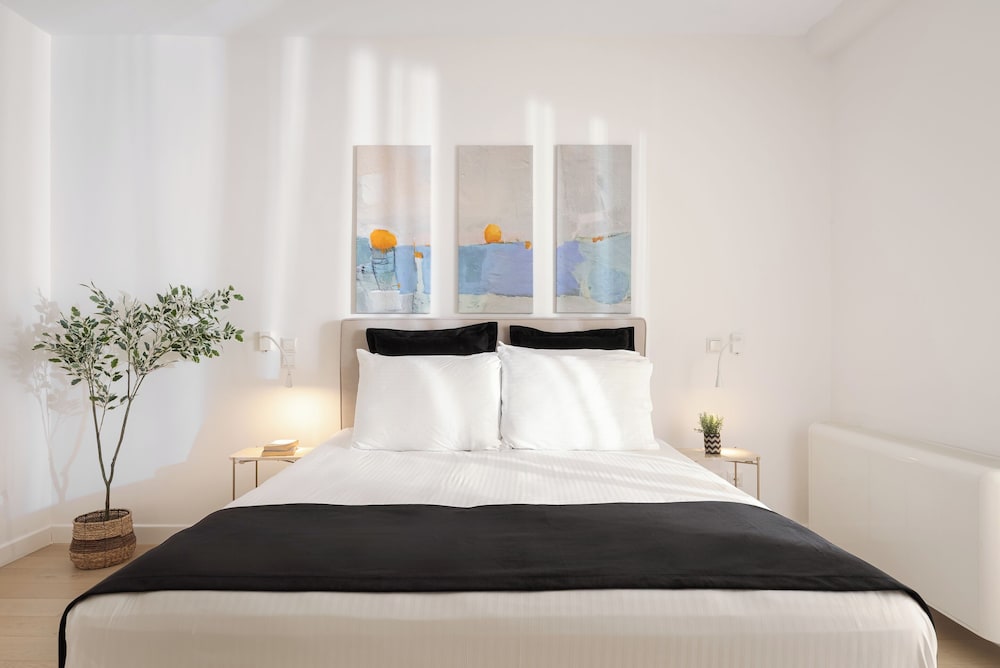 Vouliagmeni Serenity Residence