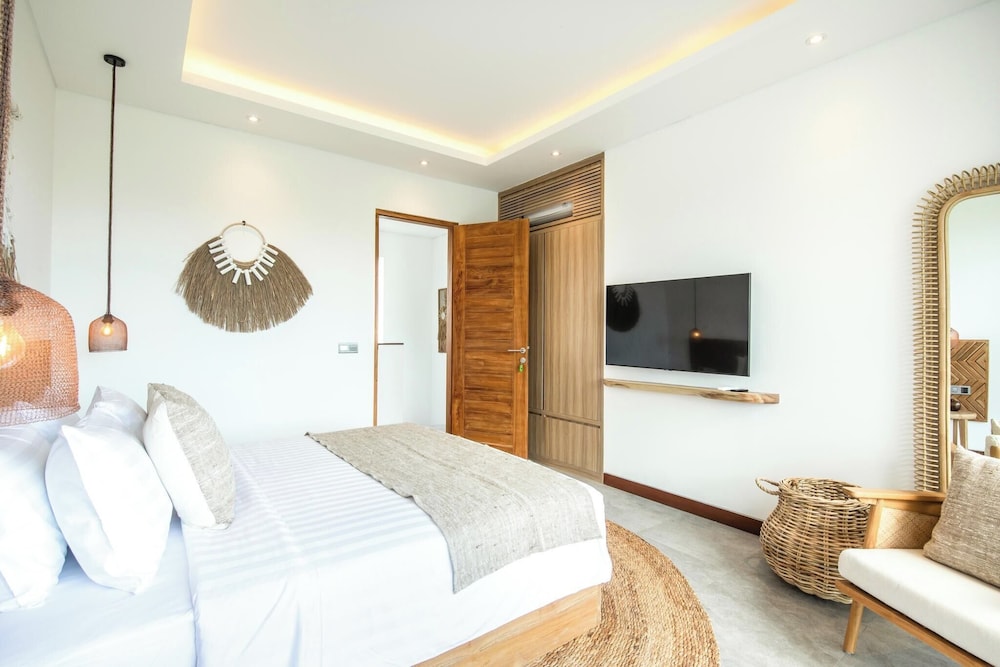 Brand New 4br Villa 400 to Finns Canggu