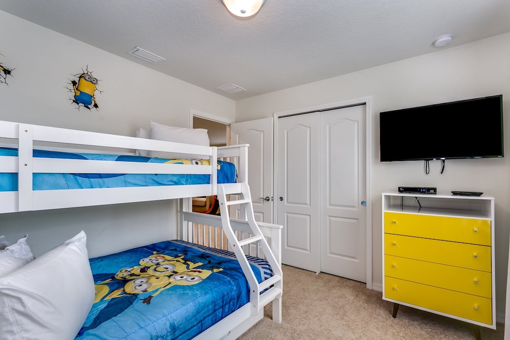 5brm Tiki Bar on Site & Restaurant - Image 5