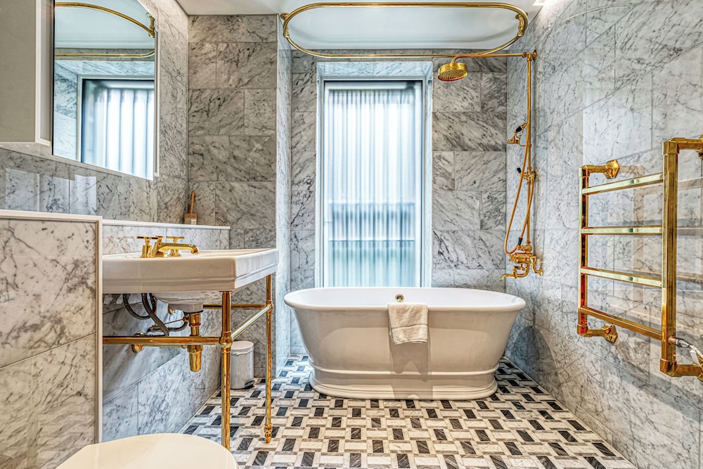 Luxury flats near Big Ben and London Eye