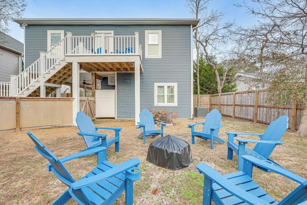 2 Mi to Long Beach: Home w/ Patio & Putting Green!