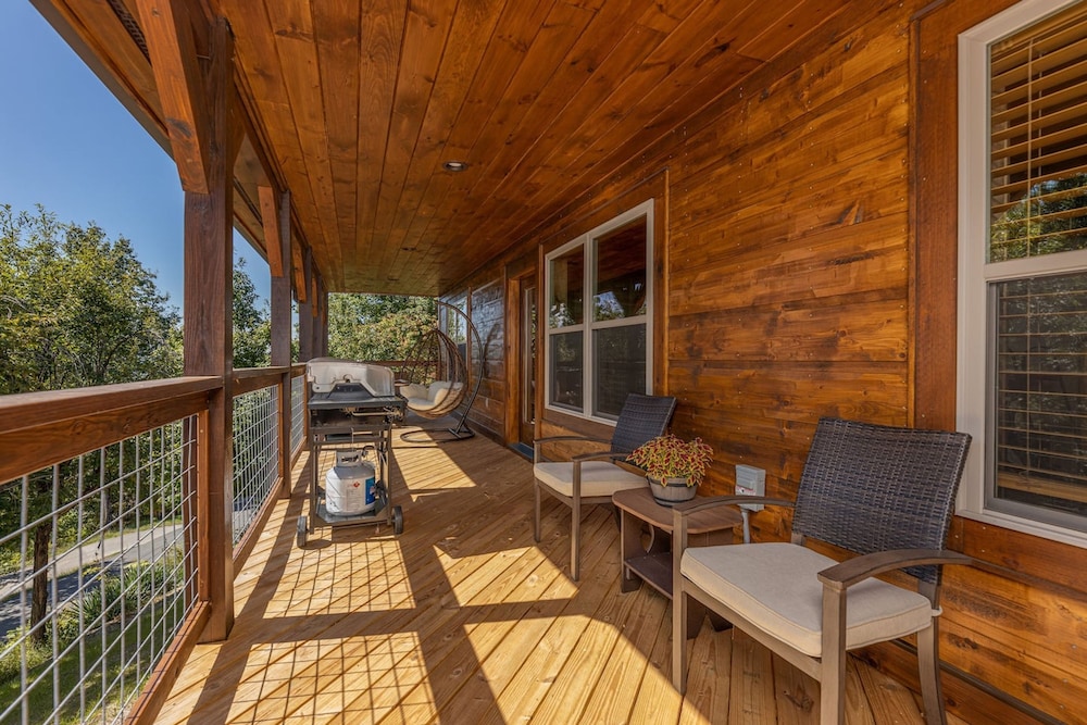 Lux Cabin Mtn Views Flat Parking Dog Friendly