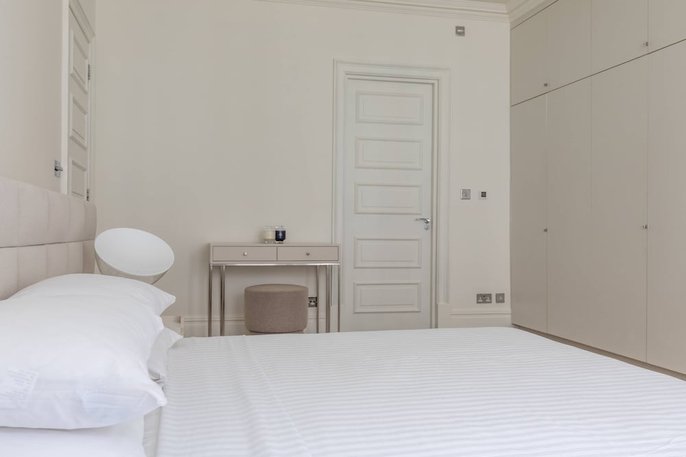 Sloane Court East VI by Onefinestay