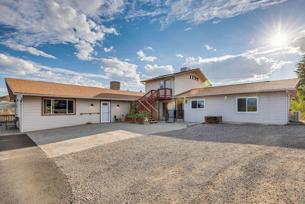 Secluded Grand Junction Getaway - 2 Mi to Downtown view 5