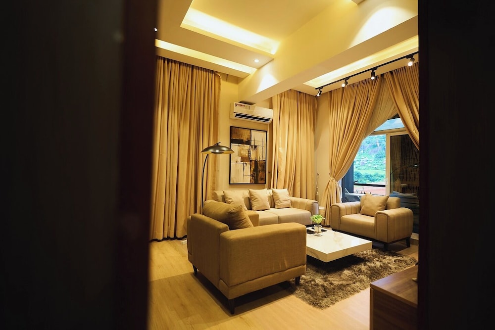 Apartment by Cyrus
