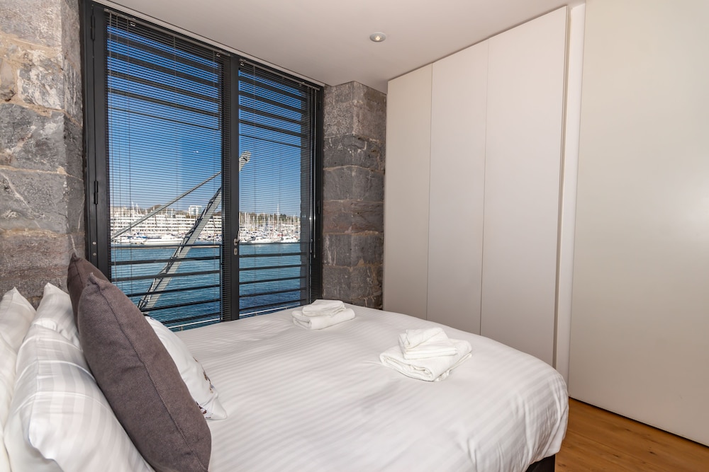 1 Bed- Pureserviced 42 Brewhouse view 2