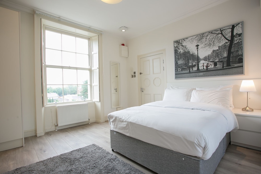 St. Stephen's Green Apartments