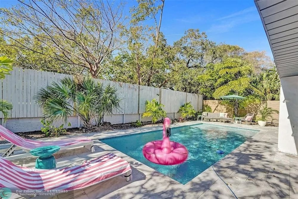 Castaways Casita Saltwater Pool Dog Friendly