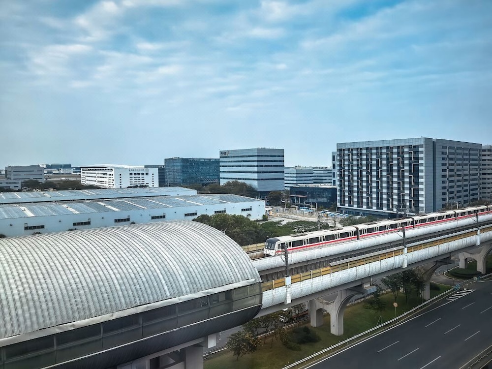 Vienna International Hotel (Shenzhen Airport Hangcheng)