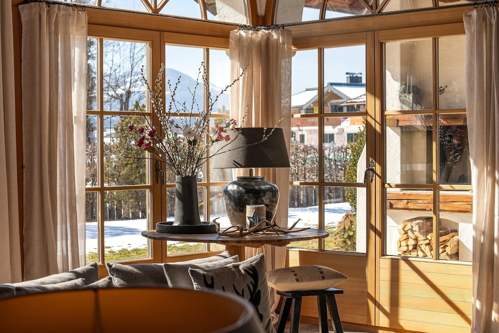 Elegant Chalet Near Slopes & Village