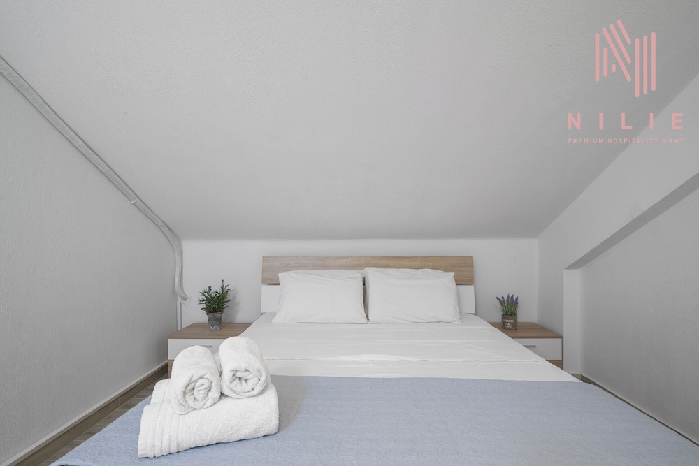 Azur Residences, Nilie Hospitality MGMT