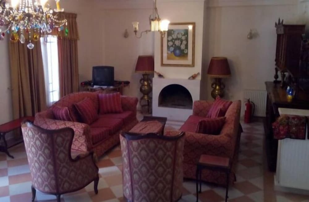 Avra Paradise Aparthotel
