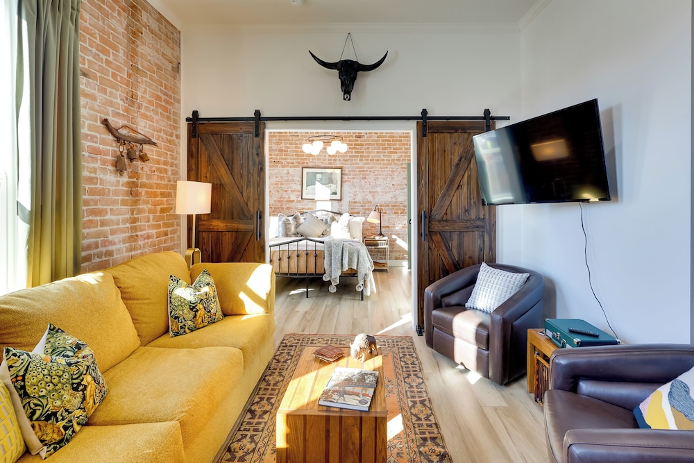 Walk to Shops & Eats: Charming Dtwn Emmett Apt!