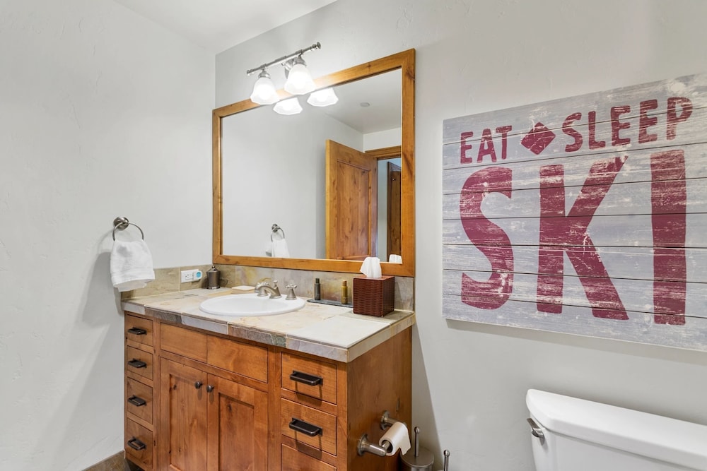 Shooting Star Lodge at Deer Valley Resort - Three Bedroom Residence #206 3 Condo