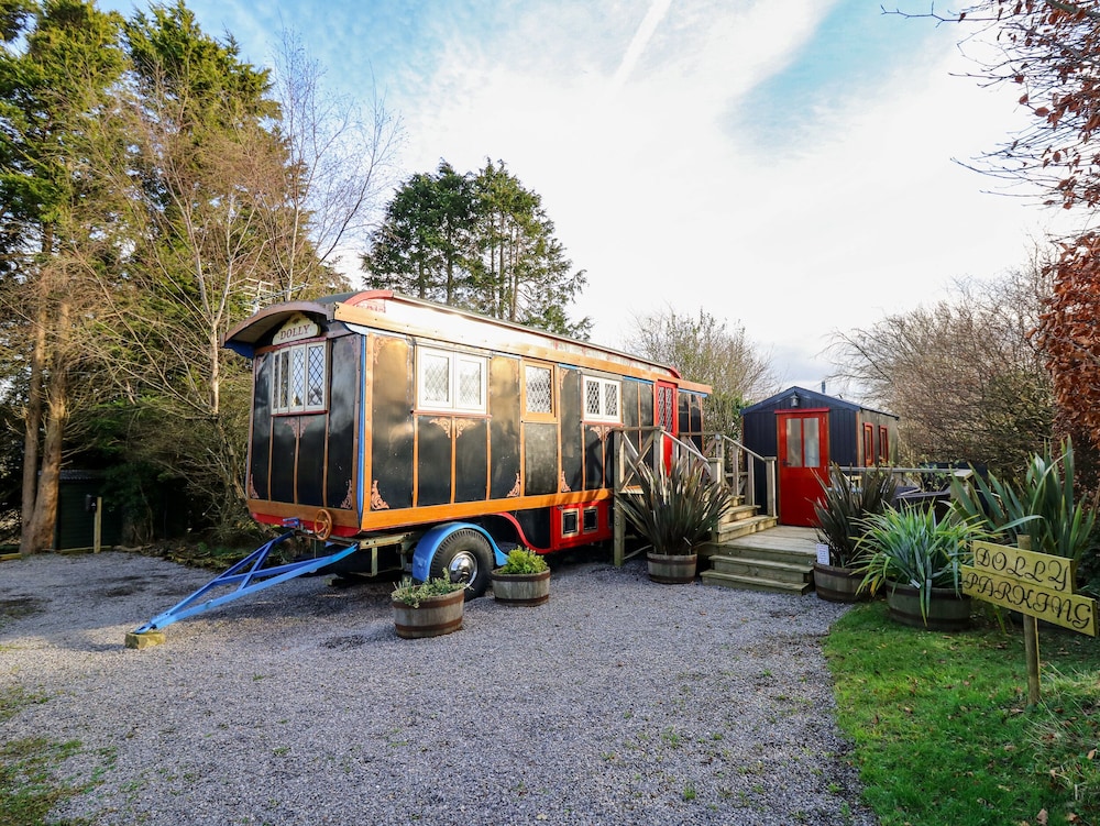 Dolly the Circus Wagon
