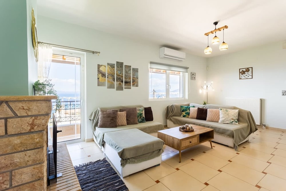 Verga Beachside Getaway With Panoramic Seaviews view 3