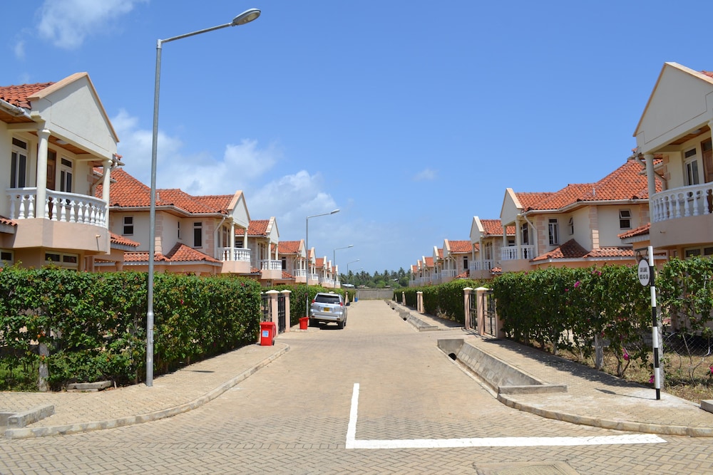 Azanza Mtwapa Holiday Home