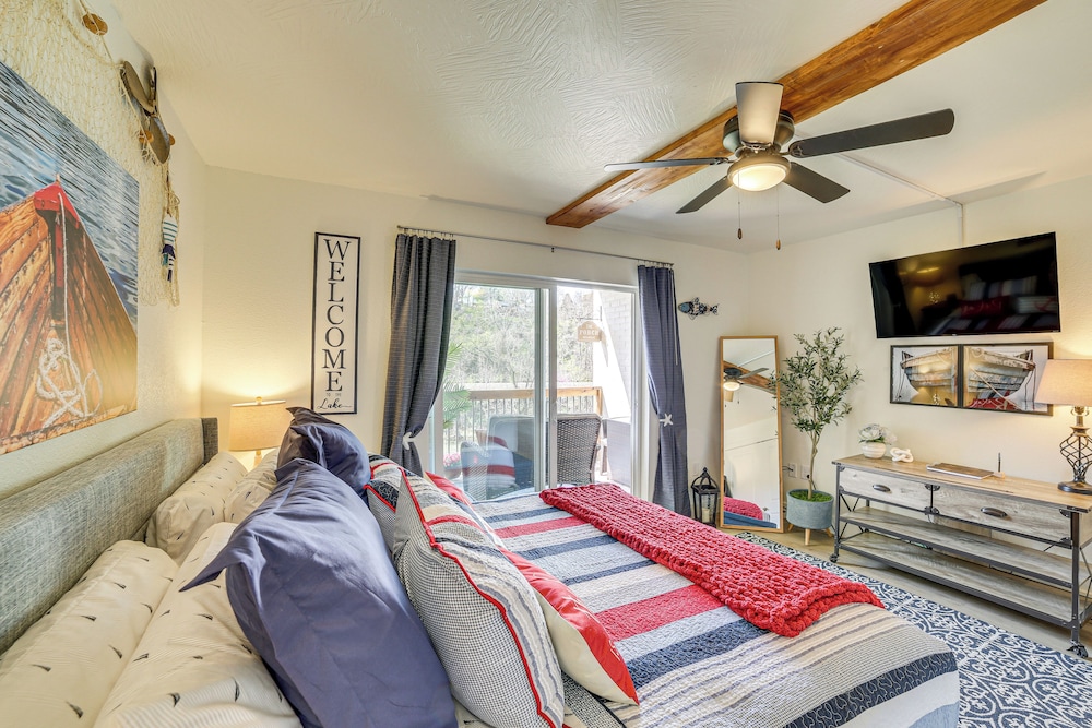 Walk to Branson Landing: Condo w/ Resort Amenities