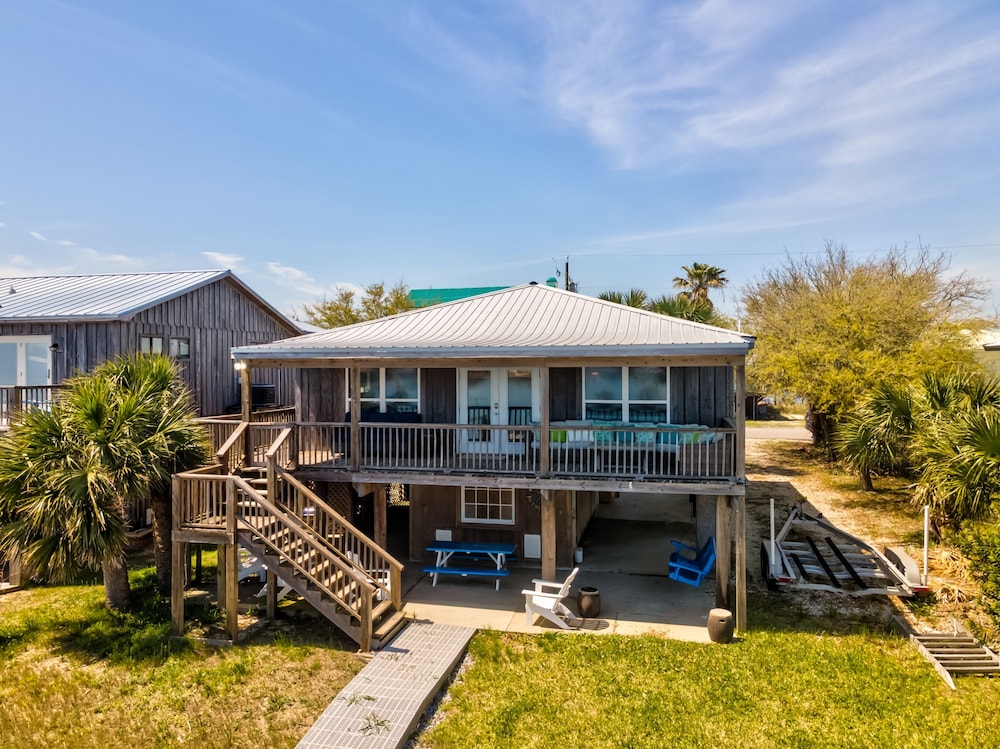 Sunny Side Up Ii - 320 Port Royal St 3 Bedroom Home
